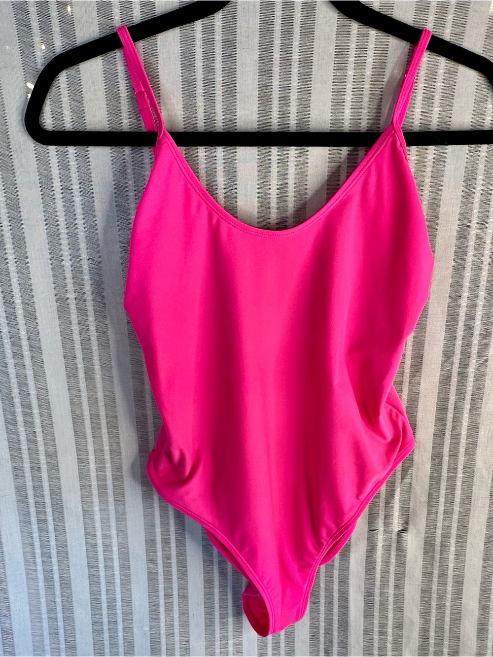 Good American Always Sunny One Piece Swimsuit Knockout Pink Size 2 Like New - Picture 8 of 9
